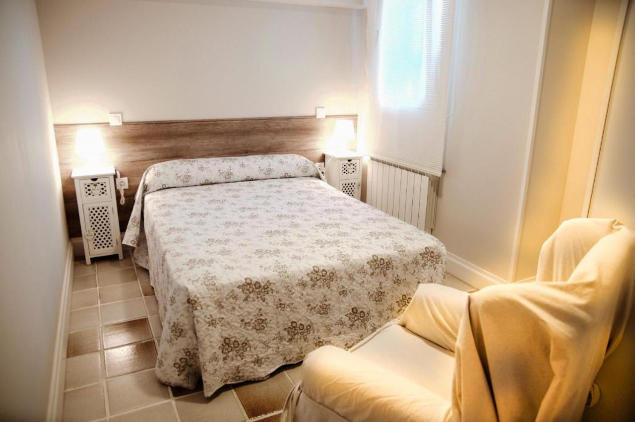 Apartamentos Individuales Con Piscina Галапагар Екстериор снимка